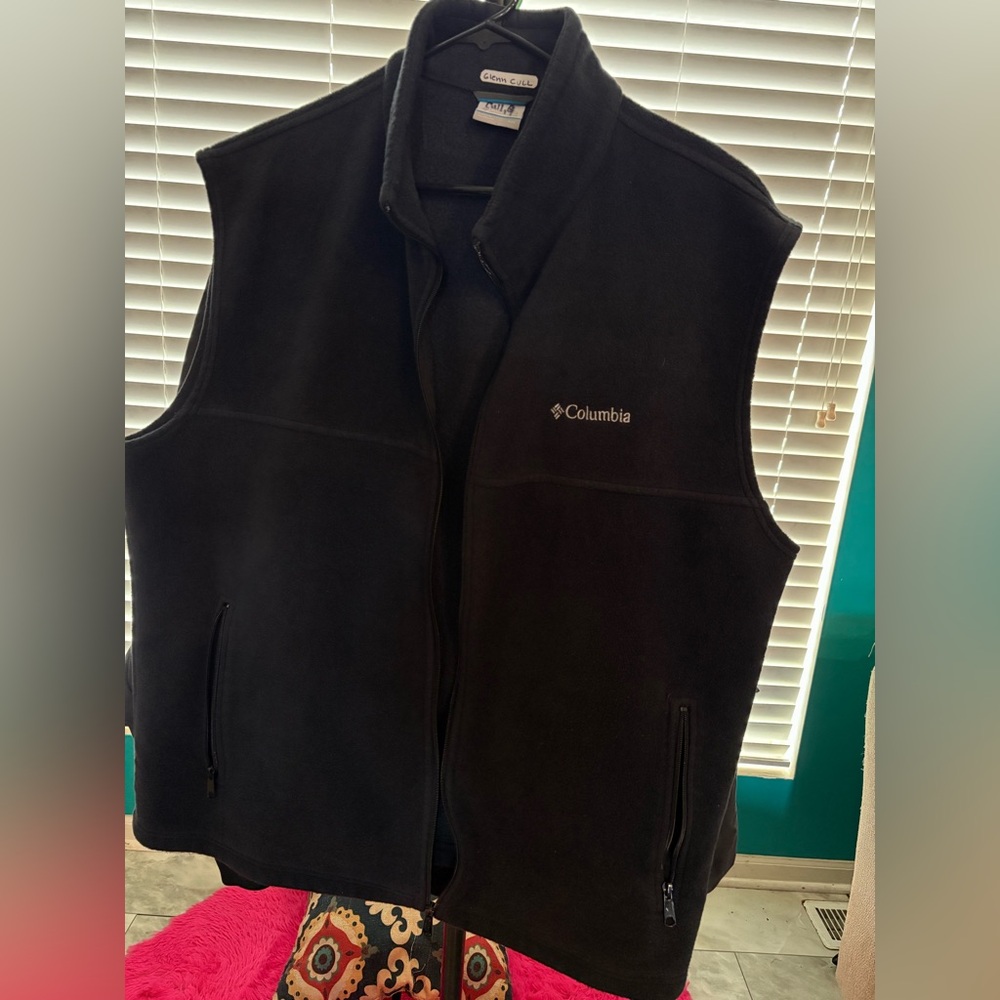 Columbia Men's Black Fleece Vest